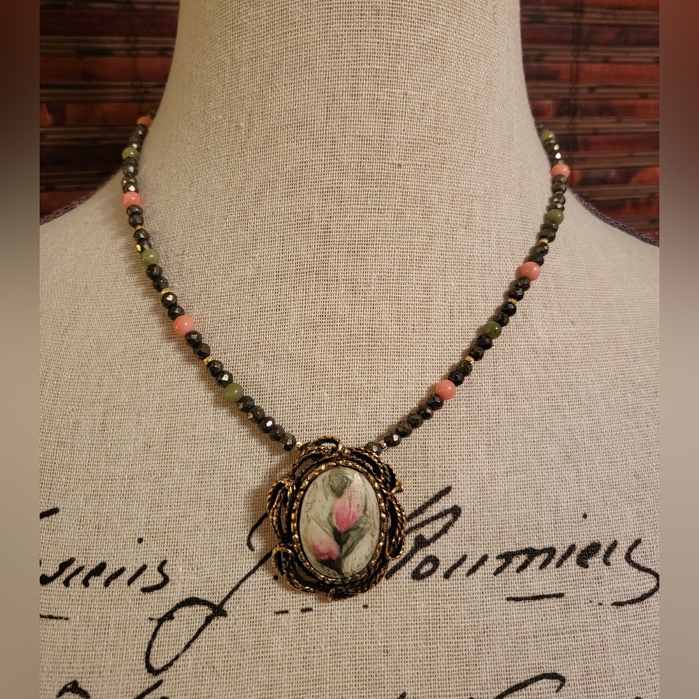 Floral Pendant/Brooch Beaded Necklace